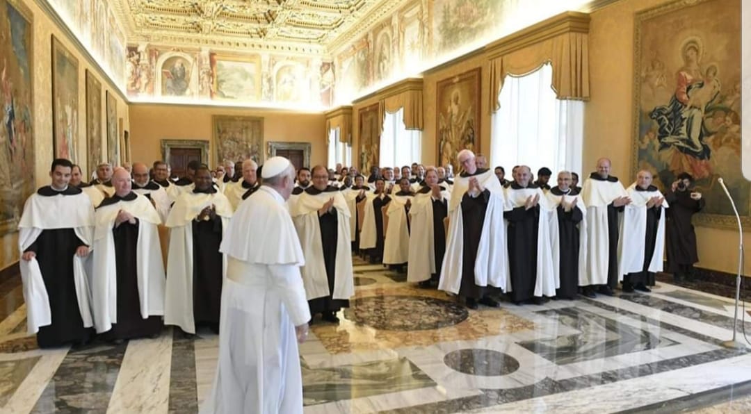 papa Francisco com os Capitulares